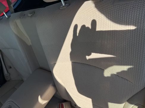 Used 2017 Subaru Outback 2.5i Premium image 16