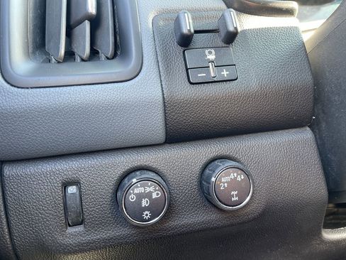 Used 2022 Chevrolet Colorado Z71 AWD/4WD image 18