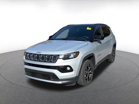 Used 2025 Jeep Compass Limited image 7