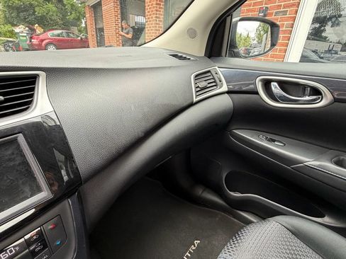 Used 2019 Nissan Sentra SR FWD image 15