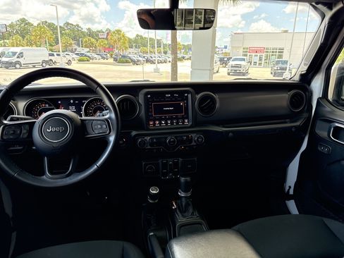 Used 2022 Jeep Wrangler Unlimited Sport AWD/4WD image 10