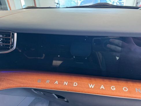 Used 2024 Jeep Grand Wagoneer Series III AWD/4WD image 23