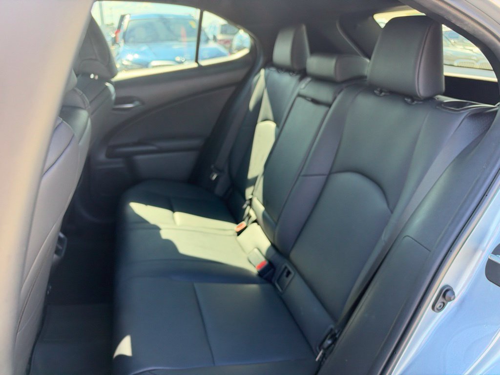 Used 2024 Lexus UX 250h F Sport FWD image 22