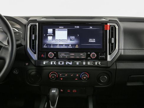 Used 2025 Nissan Frontier SV image 28