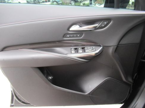 Used 2022 Cadillac XT4 Sport w/ Comfort Package FWD image 18