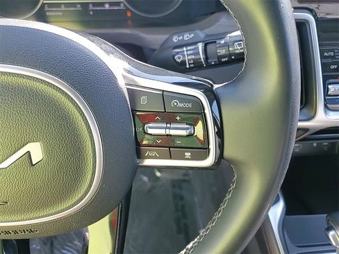Certified 2022 Kia Sorento X-Line EX image 15