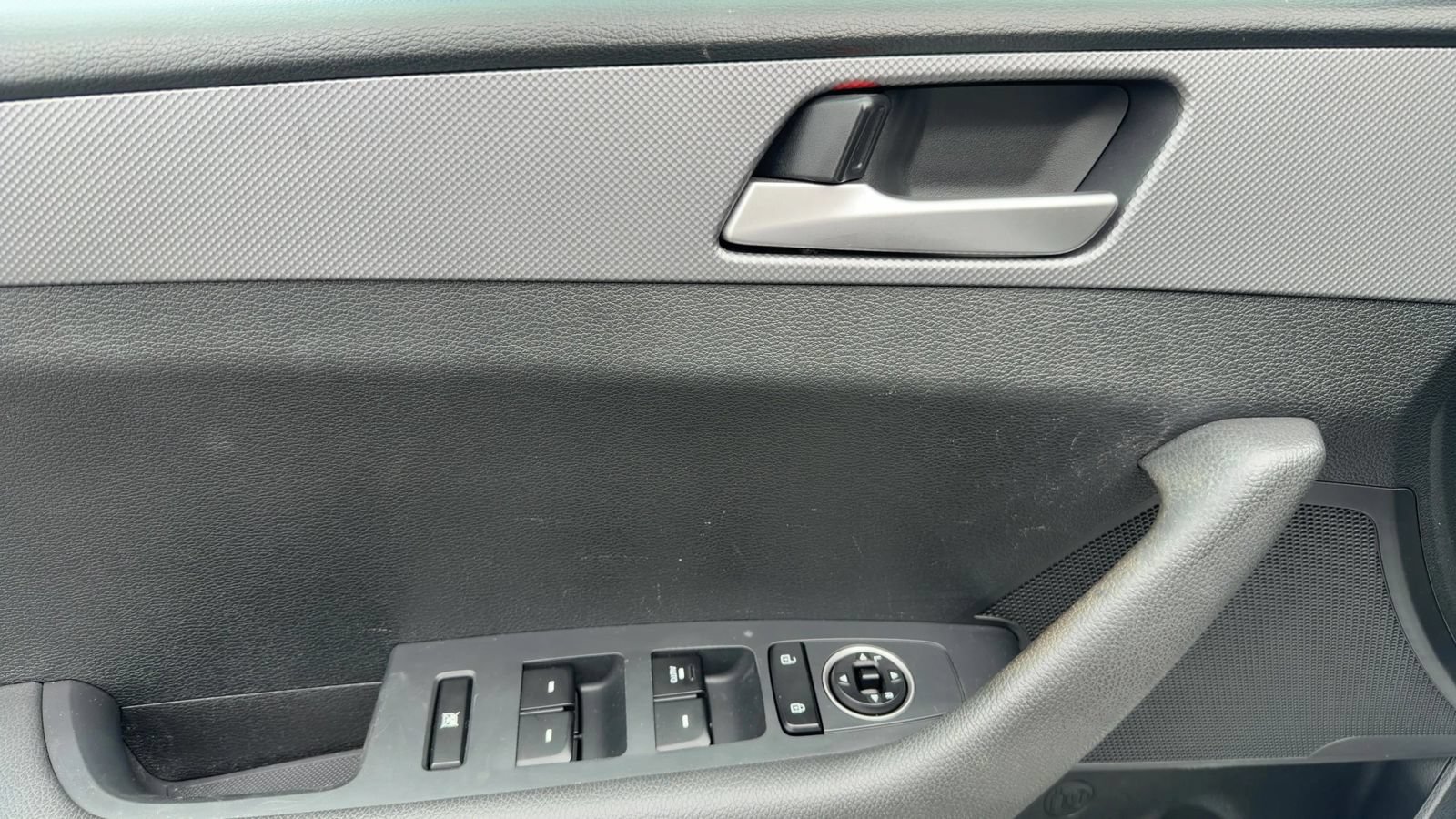 Used 2018 Hyundai Sonata SE FWD image 13