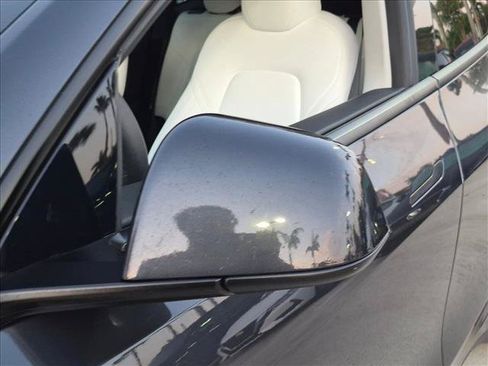 Used 2024 Tesla Model Y Long Range AWD/4WD image 11