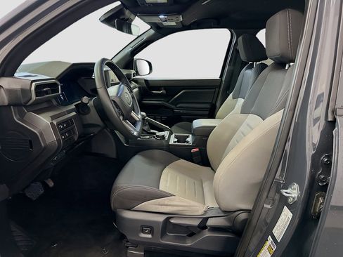 Used 2025 Toyota Tacoma TRD Off-Road image 13