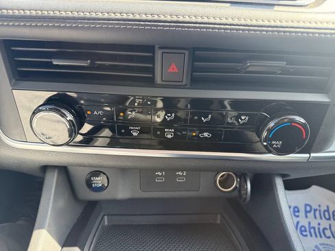 Used 2024 Nissan Rogue S AWD/4WD image 32