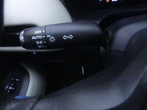 Used 2025 Honda HR-V LX image 15