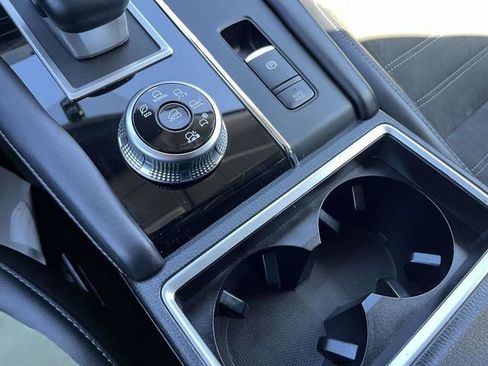 Used 2024 Mitsubishi Outlander SE Black Edition image 28