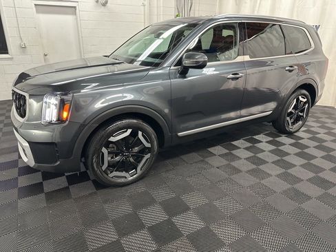 Used 2023 Kia Telluride S AWD/4WD image 5