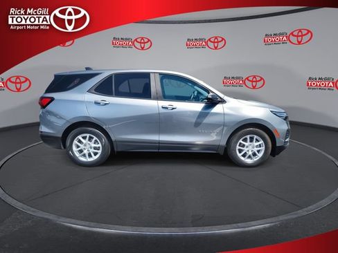 Used 2023 Chevrolet Equinox LS w/ LS Convenience Package FWD image 9