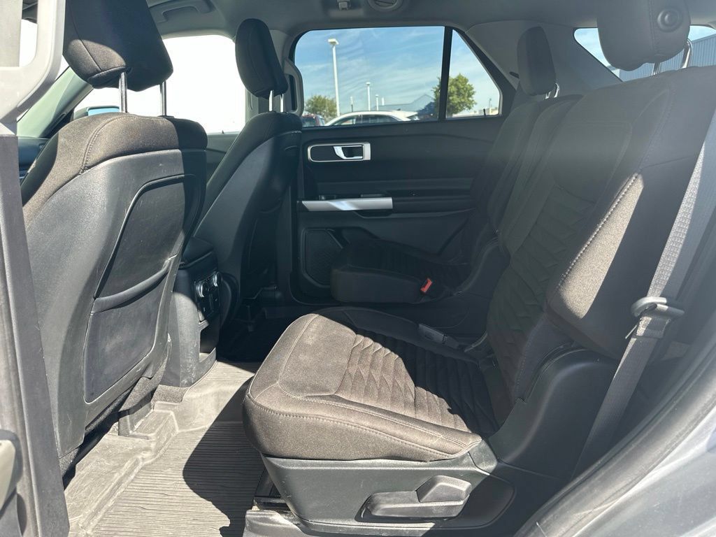 Used 2020 Ford Explorer XLT w/ Comfort Package AWD/4WD image 18