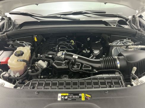 Used 2025 Jeep Grand Cherokee Laredo X w/ Luxury Tech Group I AWD/4WD image 19