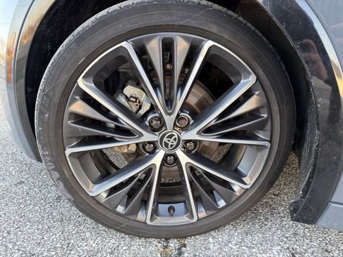 Used 2024 Toyota Prius Limited image 12