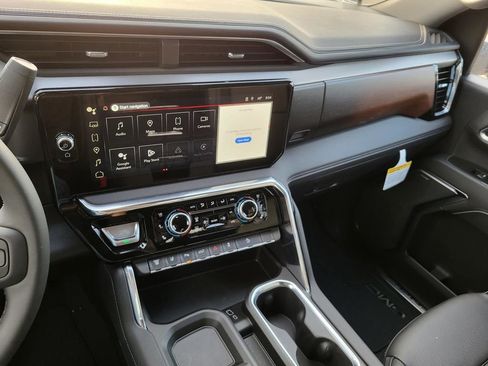 New 2026 GMC Sierra 2500 Denali w/ Denali Reserve Package image 10