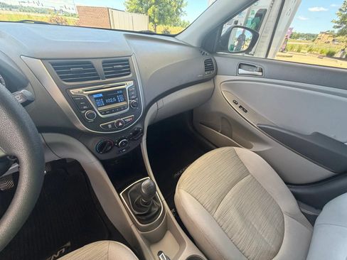 Used 2017 Hyundai Accent SE FWD image 17