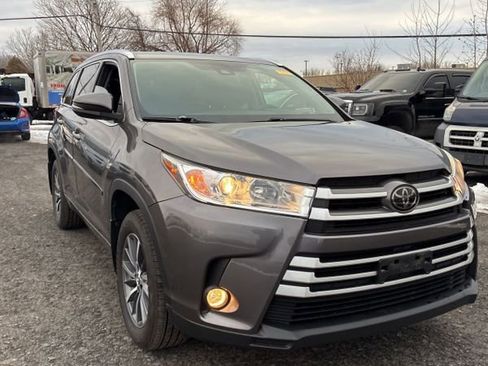Used 2018 Toyota Highlander XLE image 13