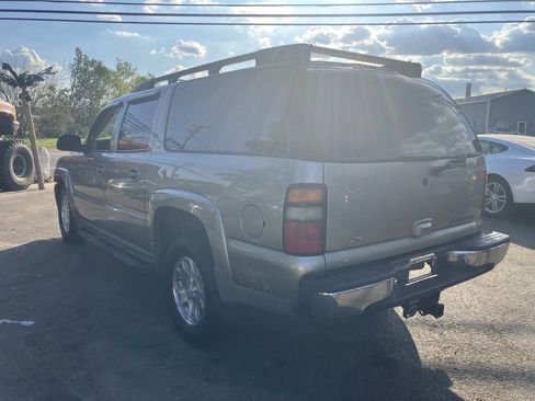 Used 2003 Chevrolet Suburban Z71 image 8