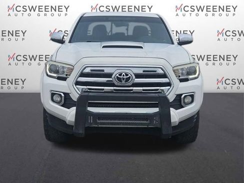 Used 2016 Toyota Tacoma Limited w/ Towing Package image 8