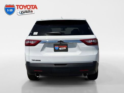 Used 2021 Chevrolet Traverse LS FWD image 4