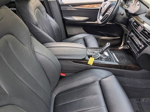 Used 2016 BMW X5 xDrive40e image 12