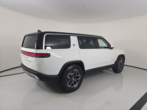Used 2023 Rivian R1S Adventure AWD/4WD image 5