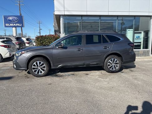 Used 2020 Subaru Outback Premium image 10