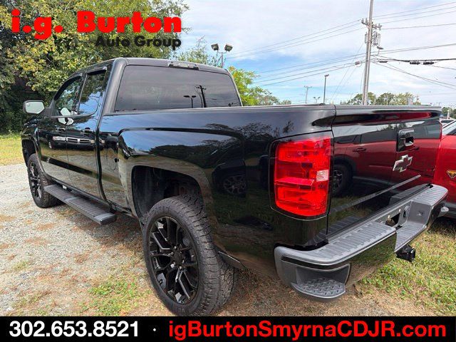 Used 2017 Chevrolet Silverado 1500 Custom w/ Custom Convenience Package AWD/4WD image 7