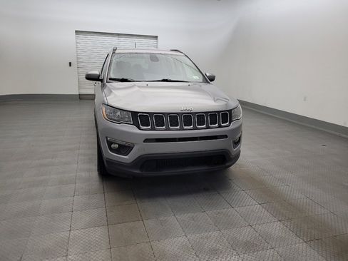 Used 2019 Jeep Compass Latitude FWD image 14