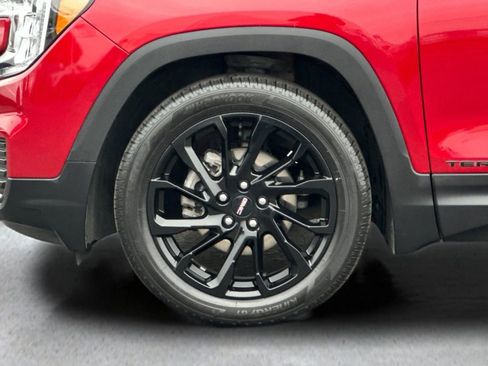 Used 2023 GMC Terrain SLE w/ Driver Convenience Package image 25