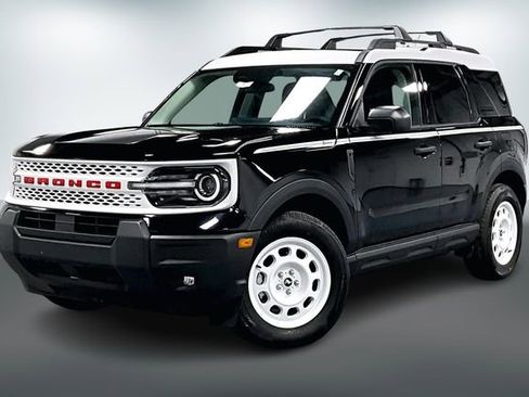 New 2025 Ford Bronco Sport Heritage w/ Convenience Package AWD/4WD image 2