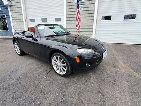 Used 2007 MAZDA MX-5 Miata Grand Touring w/ Premium Pkg image 2