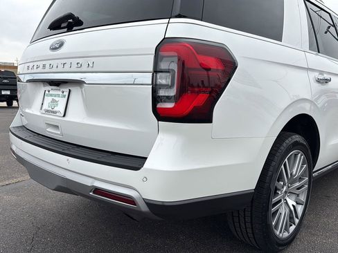 Used 2023 Ford Expedition Limited image 6