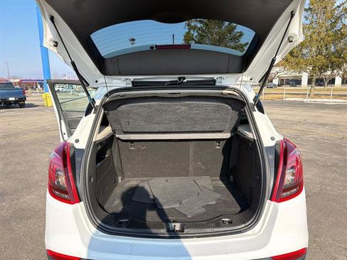 Used 2020 Buick Encore Preferred image 18