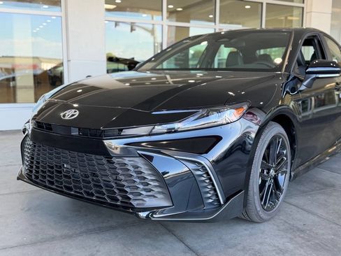 Certified 2026 Toyota Camry SE FWD image 3