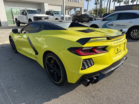 Used 2021 Chevrolet Corvette Stingray Premium Conv w/ Z51 Performance Package image 2