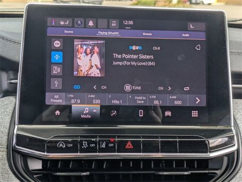 Used 2022 Jeep Compass Latitude image 23