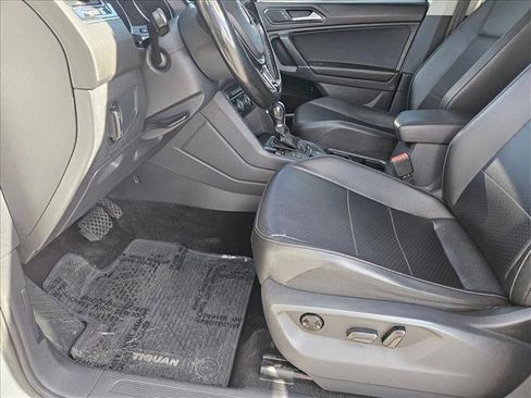 Used 2018 Volkswagen Tiguan SE AWD/4WD image 15