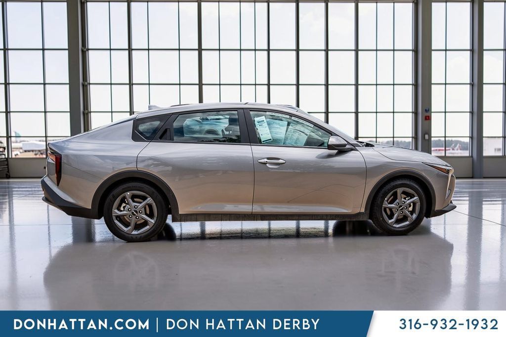 Used 2025 Kia K4 FWD image 33