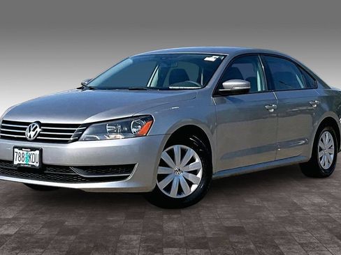 Used 2013 Volkswagen Passat 2.5 S FWD image 2