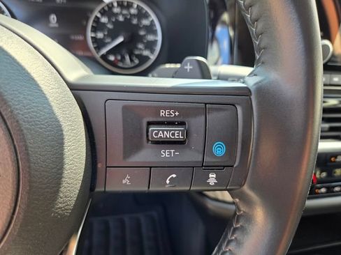 Used 2025 Nissan Pathfinder SV AWD/4WD image 37