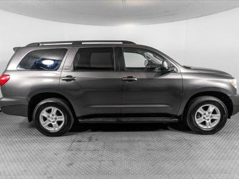 Used 2014 Toyota Sequoia SR5 w/ Premium Package image 9