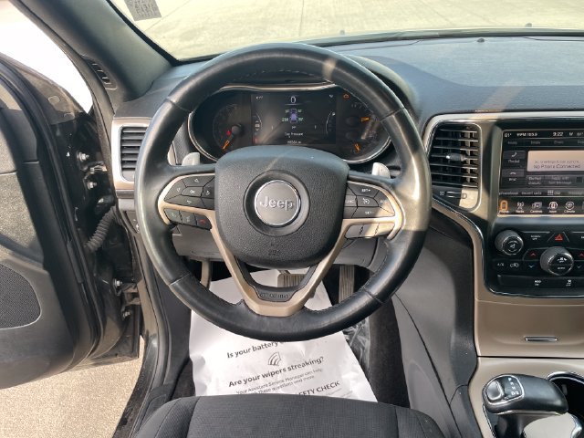 Used 2014 Jeep Grand Cherokee Laredo w/ 18" Wheel & 8.4" Radio Group AWD/4WD image 29