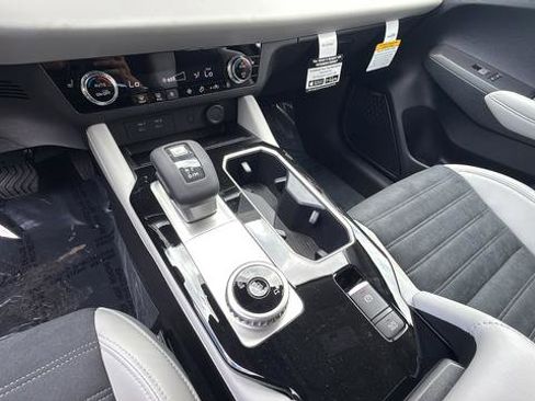 New 2026 Mitsubishi Outlander SE image 19