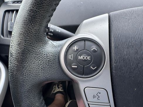 Used 2014 Toyota Prius Four FWD image 17