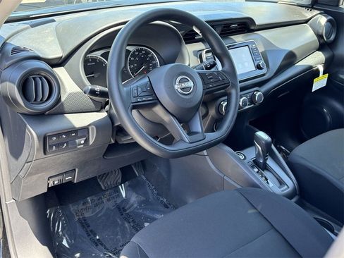 New 2025 Nissan Kicks Play S image 21