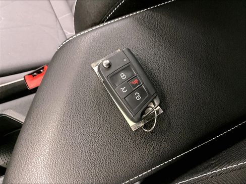 Used 2025 Volkswagen Jetta Sport image 13